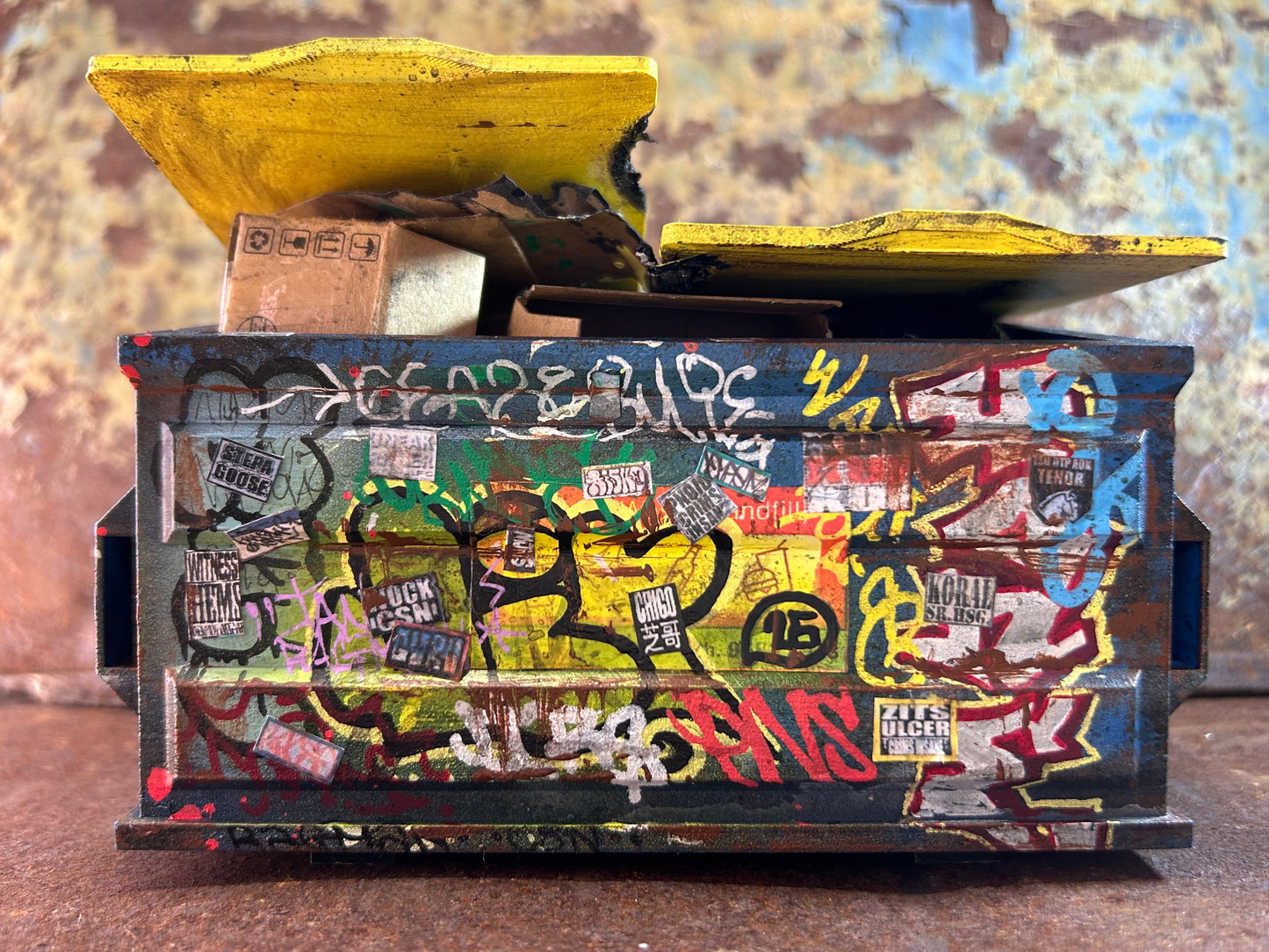 URBAN GRIT MINUATURE DUMPSTER